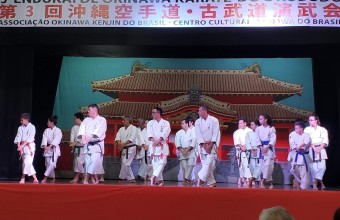 Fotos do 3º ENBUKAI DE OKINAWA II KARATE-DÔ E KOBUDÔ